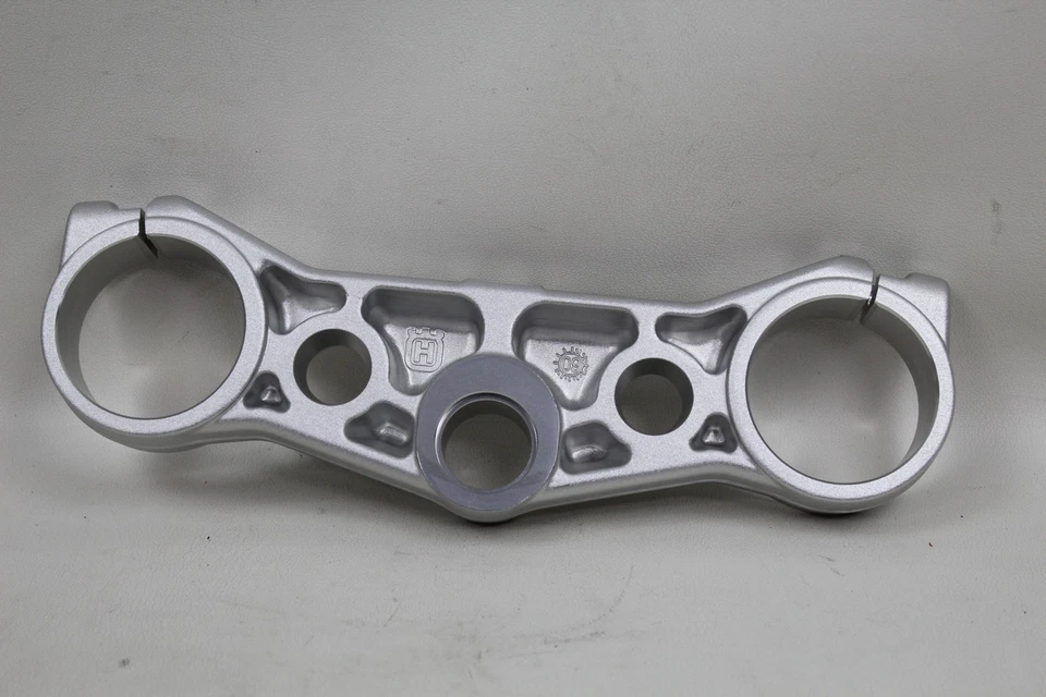 Husqvarna TE310 TE450 10-12 OEM Cabezal de dirección de árbol de triple abrazadera inferior 8000H1286 Foto 4 de 4