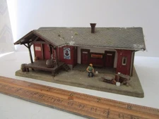 Vintage HO 1/87 Scale Built Weathered Trackside Depot Building For layout