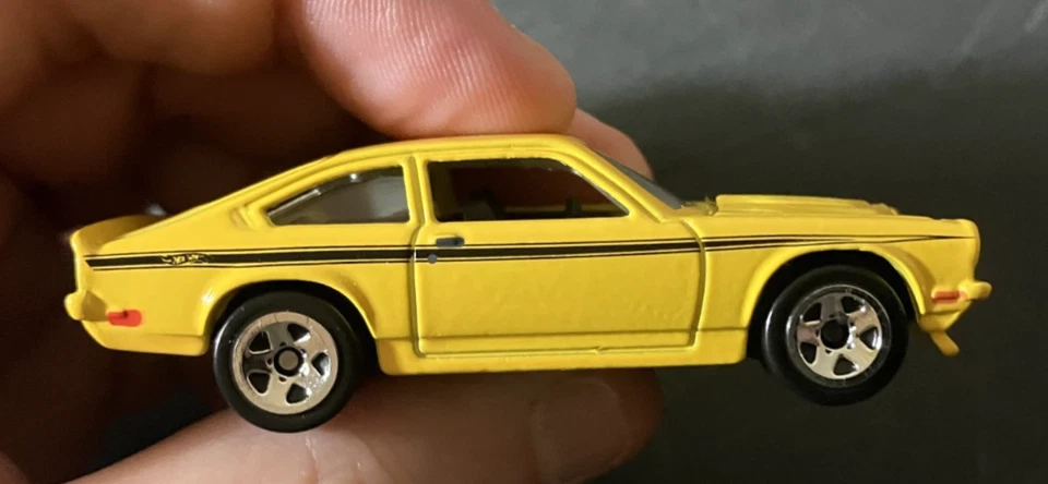 Yellow Custom Chevrolet V-8 Vega - Hot Wheels New Models 23/42 1:64 Diecast - NM - Image 4 of 4