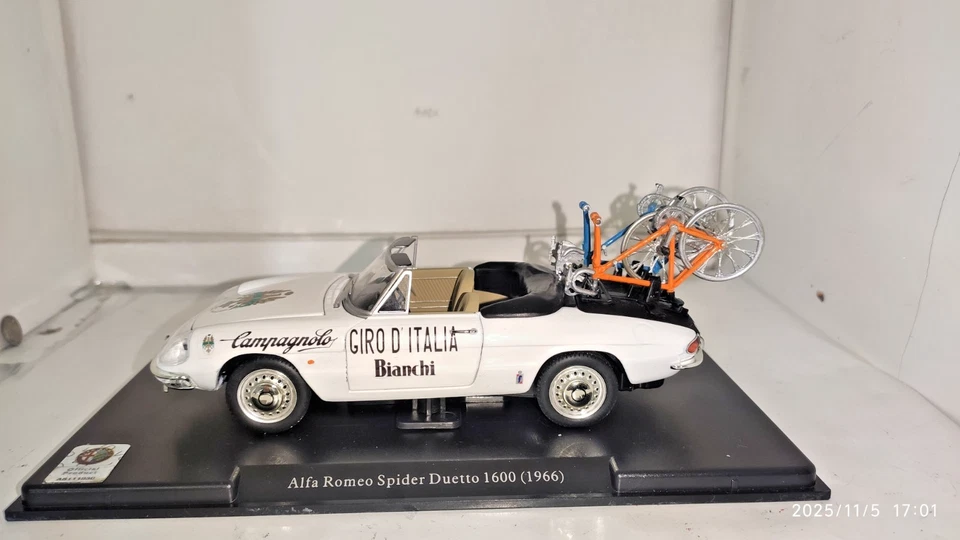 Alfa Romeo spider duetto 1600 giro d'Italia 1/24 1:24 vintage artigianale - Immagine 2 di 4