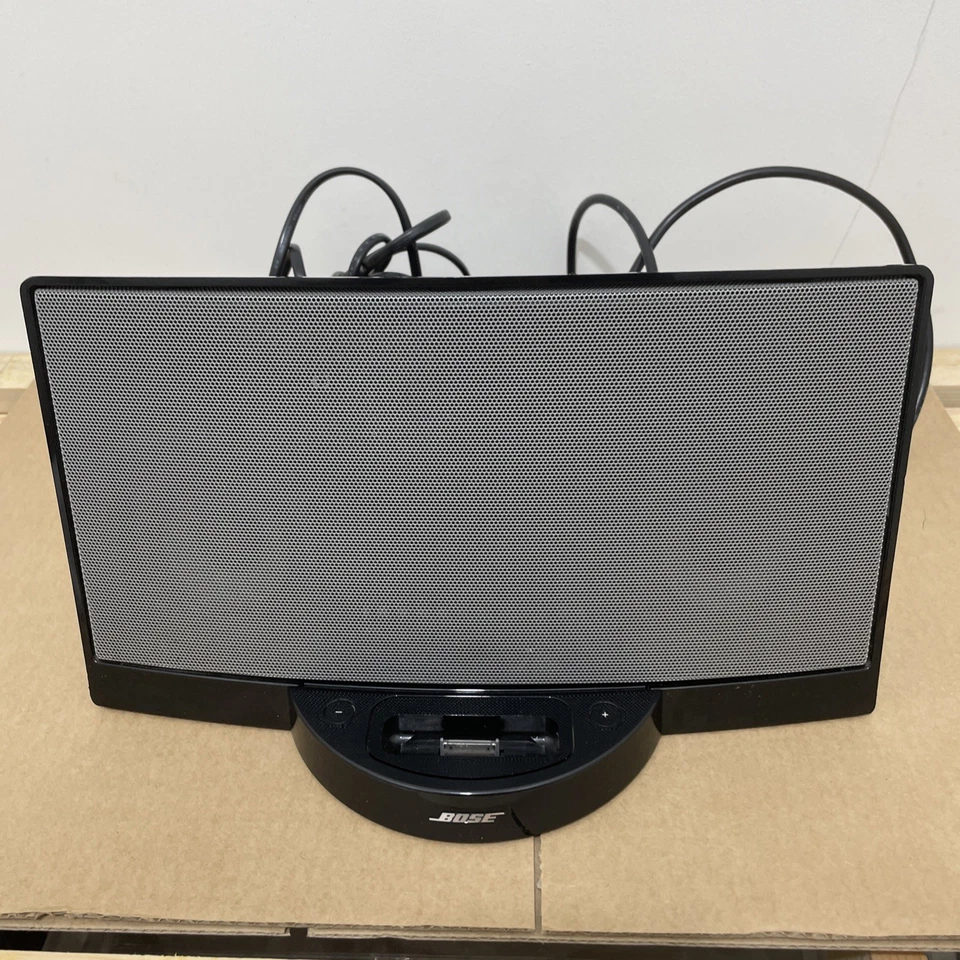 Bose SoundDock Portable Digital Music System w/ Power Suppy No Remote - Image 2 of 4