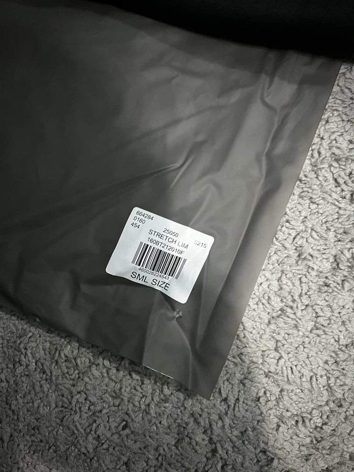 PANTALONES CORTOS FOG ESSENTIALS Foto 4 de 4