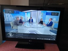 LG 32 Zoll (81 cm )  LED TV HD  USB HDMI SCART ,mit Fuß und Fernbedienung