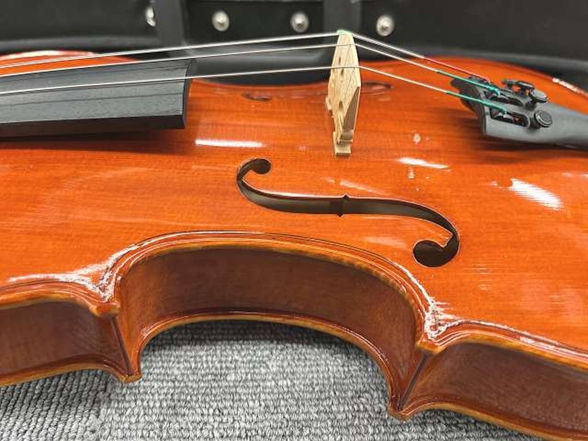 Suzuki 310 4/4 Violin with GEWA Hard Case Bow Bridge Used