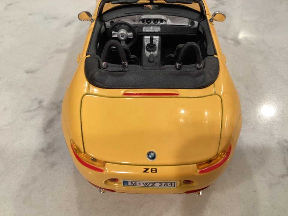 BMW Z8 convertible Welly 1:24 - #2084 Foto 4 de 4