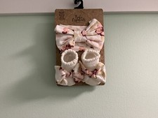 Baby Essentials Headband and Bow Socks Set Color: White