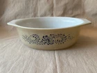 Pyrex Homestead Casserole 043 Oval Tan Blue Flowers 1.5 Quart Vintage