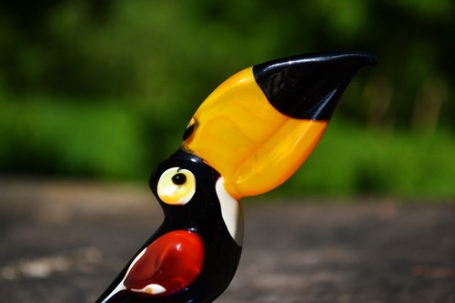 Glass Toucan Bird Figures Animal Collectible Figurine Toucan in Glass Desk Decor - Picture 6 of 6