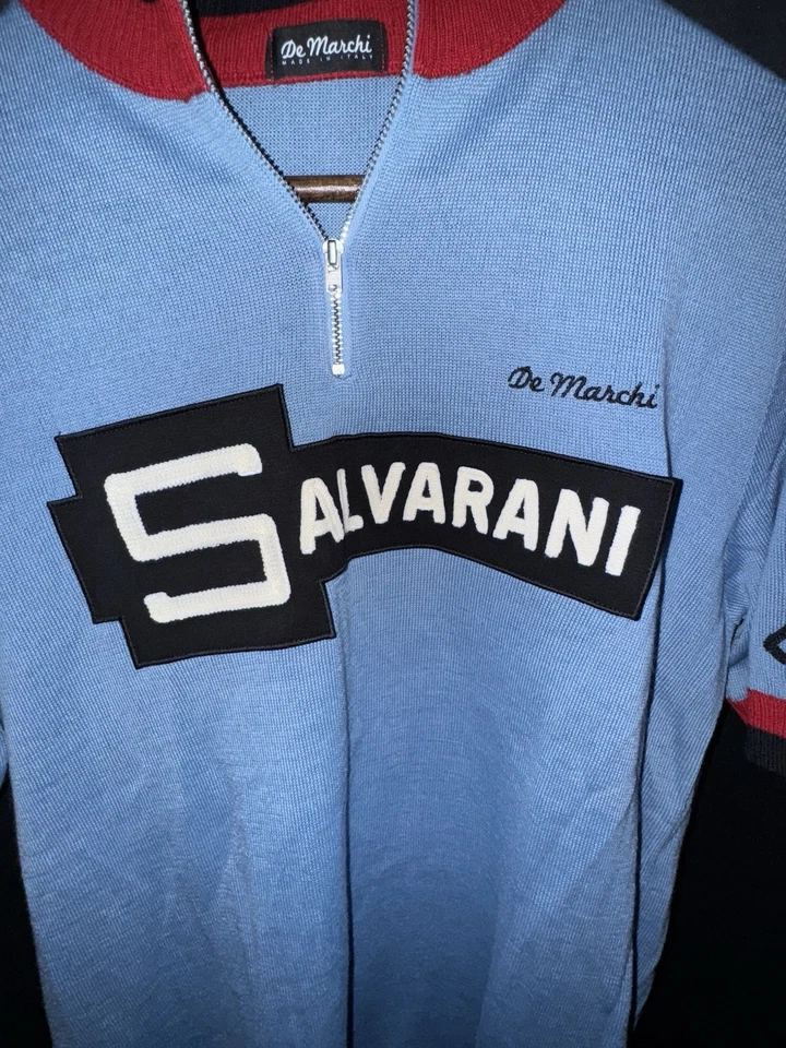 1972 SALVARANI RÉPLICA AUTORIZADA JERSEY MISTURA DE LÃ DEMARCHI TAMANHO L AZUL MASCULINO - Imagem 2 de 4