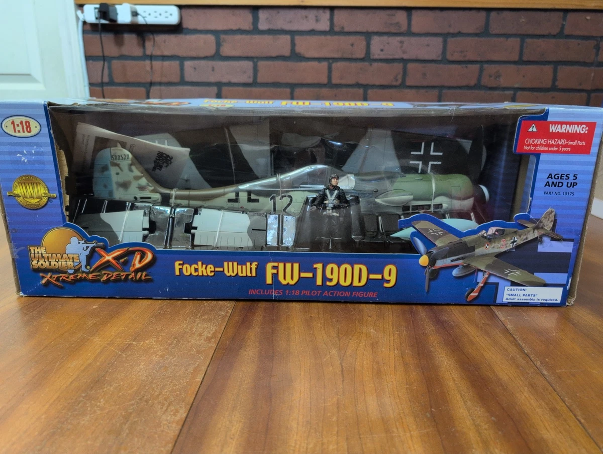 21st Century Toys Plastic 1:18 Scale Diecast Aircraft & Spacecraft