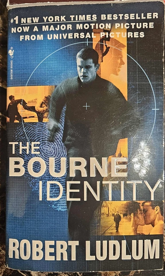 Bourne paperback book lot 5 Bourne books and the Janson Directive - Image 2 of 4