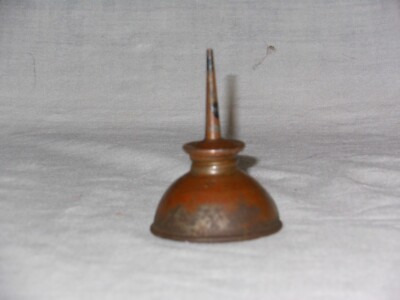 Vintage Thumb Pump 2 1/2'' Oil Spout