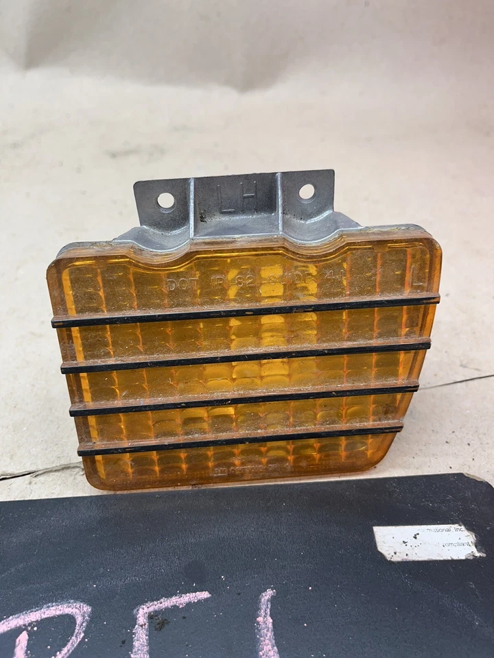 1982 年 82 83 84 别克 Skyhawk 前转向信号停车灯 5973513 漂亮 Oe — 第 2/4 张图片