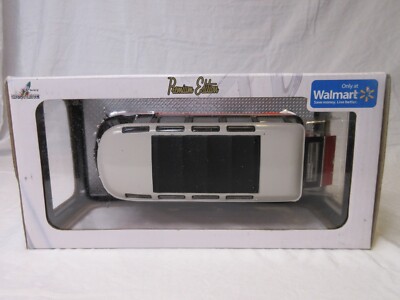 1:24 M2 MACHINE 1960 VW MICROBUS DELUXE USA MODEL S05 14-13