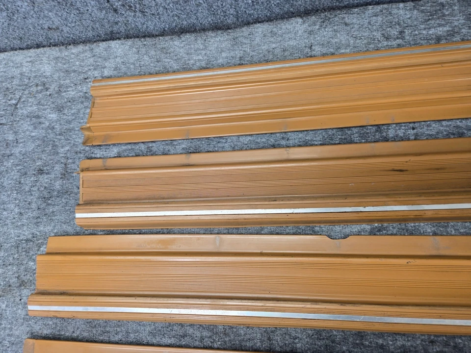 Door Sill Step Trim Set Assembly Mercedes W126 560 Sel 420 Sel oem - Image 4 of 4