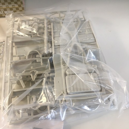 AMT 1962 Chevy Bel Air Kit #31926 Factory Sealed 1:25 scale New Open Box - Photo 6 sur 9