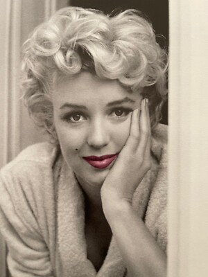 MARILYN MONROE,” PINK LIPS” PHOTO BY J. FLOREA, RARE 1991 MINI ART