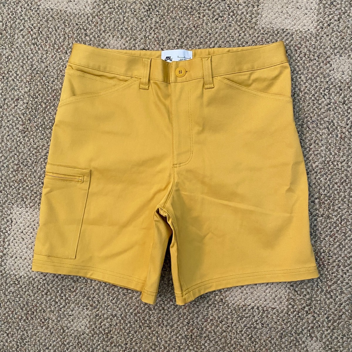 【THEAIRTOWN】snowman fut jk★ Men's Size 32 Nike SB Skateboarding Woven Shorts Golden