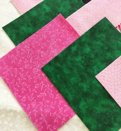 40 4” Pink Pansies Floral Fabric Precut Quilt Squares Quilting Craft Pansy - Picture 4 of 5