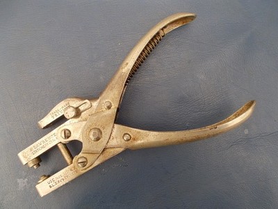 Vintage B. Lawrence Stationery Co N.Y. USA Bernard's Triumph Hole/Eyelet Punch