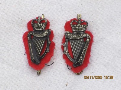 Royal Ulster Constabulary Collarbadges with red backing, RUC,used,(obsolete)#2