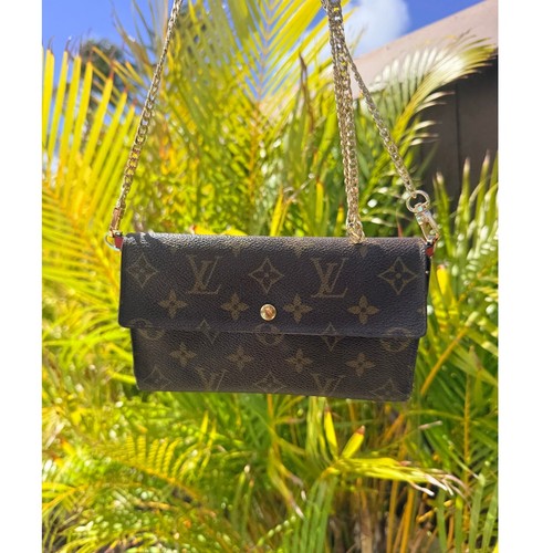 Louis Vuitton International Wallet in Monogram