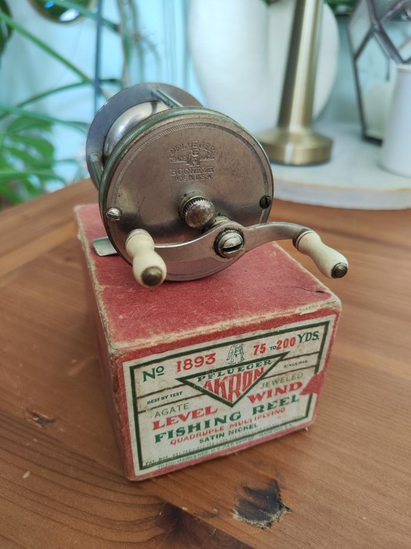 Boîte Pour Racine De Pêche Ancienne – Wyers – Vintage Pêche