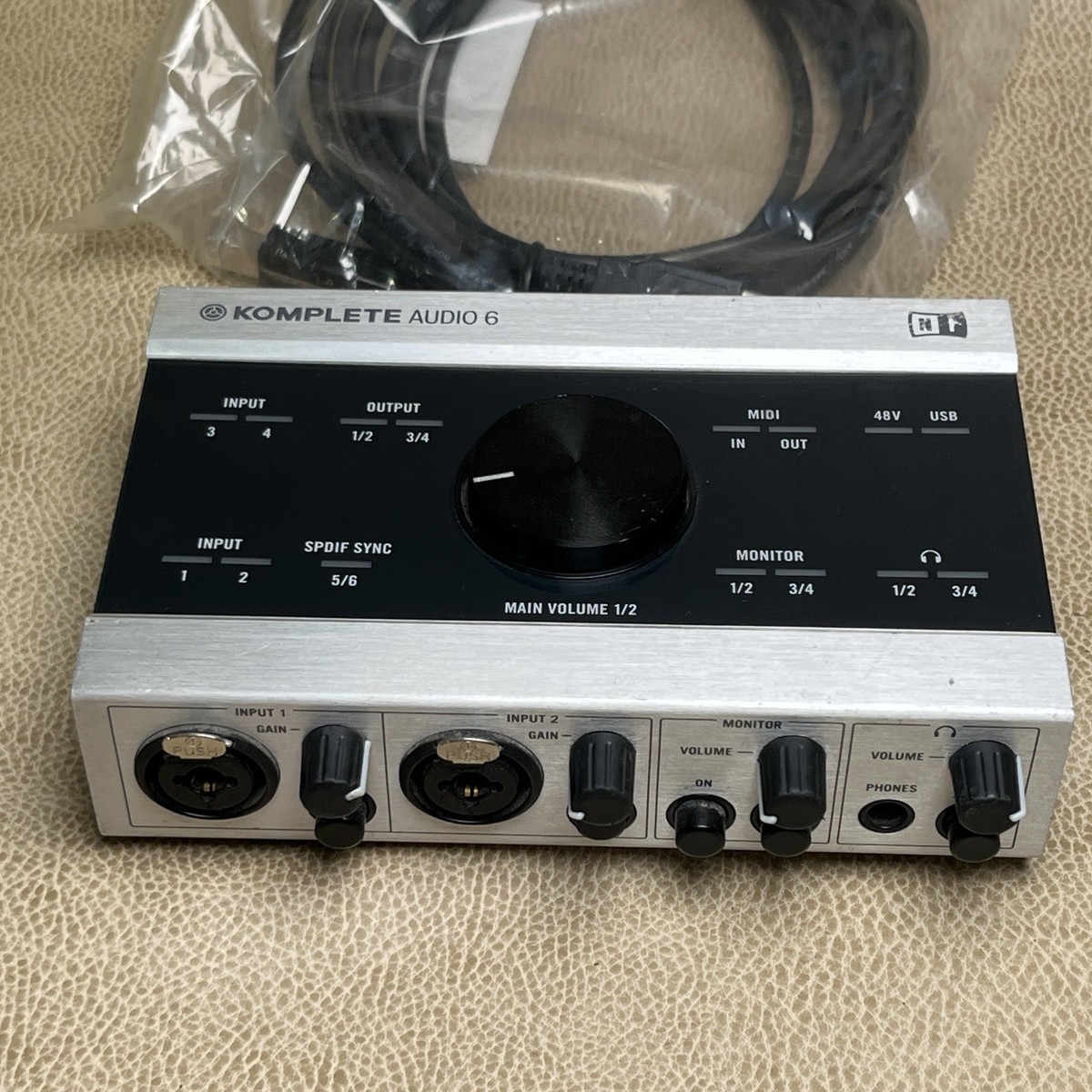 Native Instruments Komplete Audio6 本体 Native Instruments KOMPLETE AUDIO 6 | Guitar Center