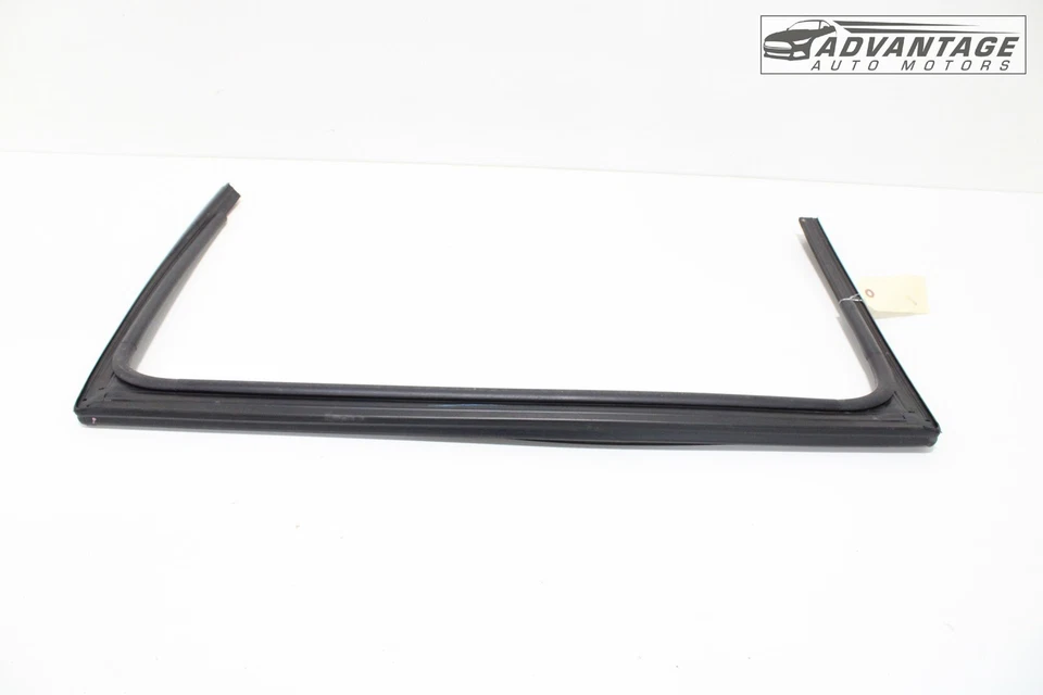 Chrysler Voyager 2020-2024 puerta corredera trasera izquierda ventana canal de funcionamiento sello OEM Foto 3 de 4