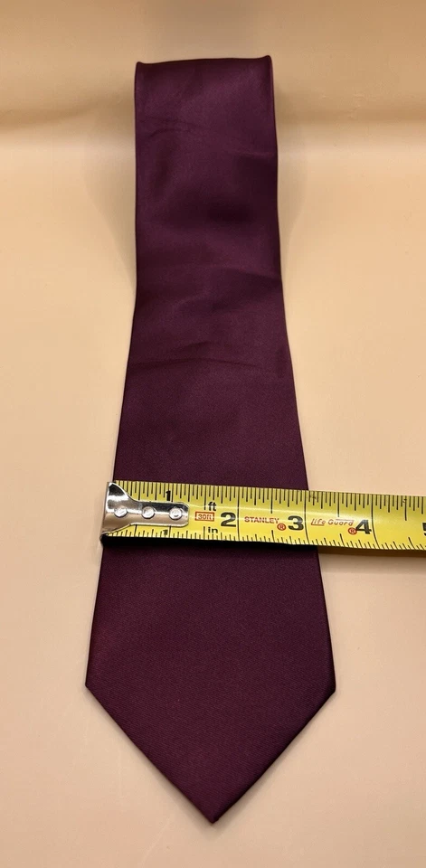 Gravata Van Heusen vermelha sólida masculina em excelente estado usado - Imagem 2 de 3