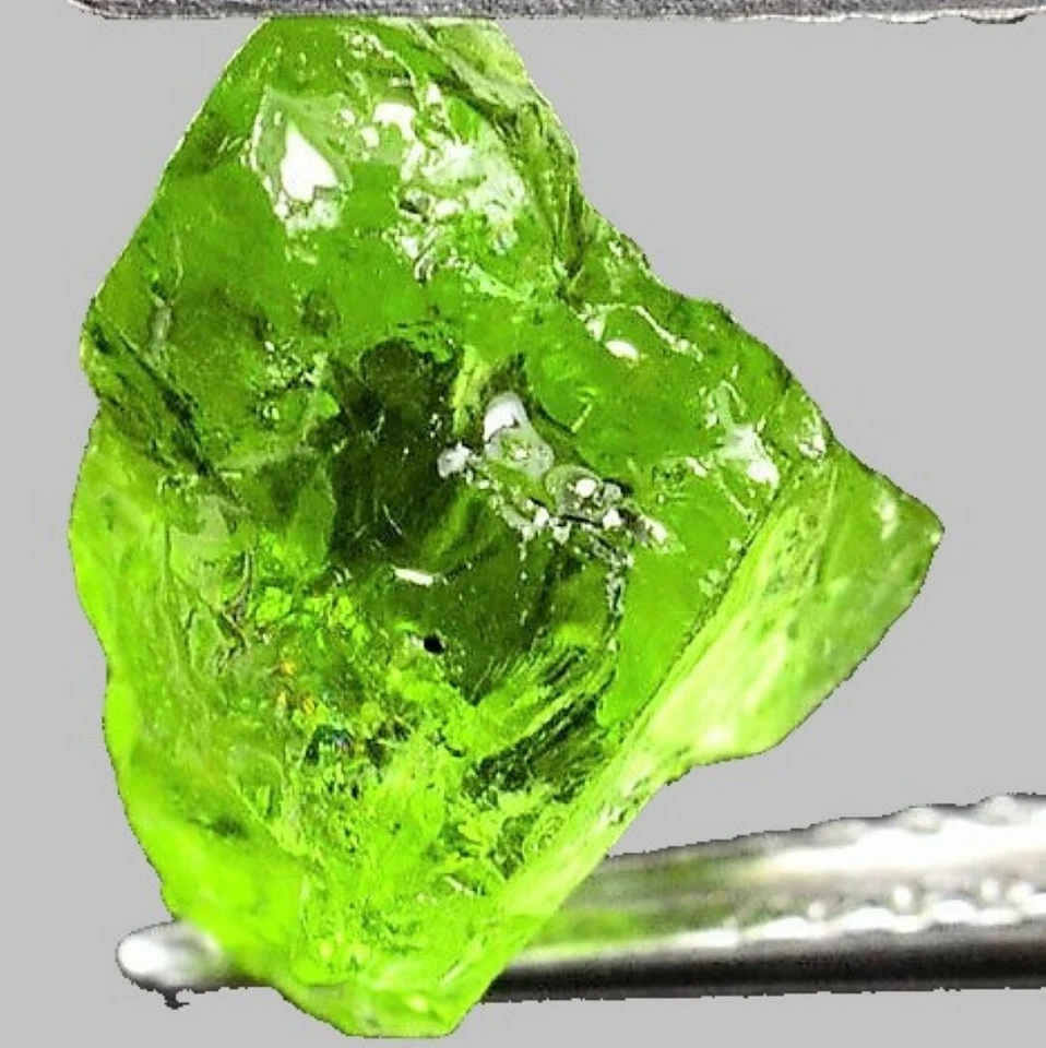 PERIDOT ROUGH FACET GEM GEMSTONE LIME GREEN VIETNAM GENUINE NATURAL 4 CARAT NICE - Image 3 of 4