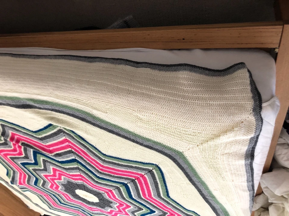 Crochet Pattern Ten Point Star Square Rug/blanket/throw (UK or US version)  - Image 4 of 4