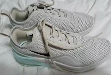 Nike Air Force Max Motion Two size 7 Running Tennis Walking Shoes workout