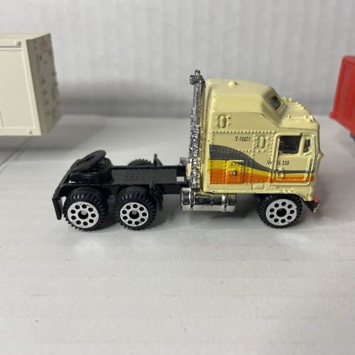 Walthers 40’ Semi Trailer Clipper Express & Diesel Truck & Delivery Truck HO - Picture 5 of 10