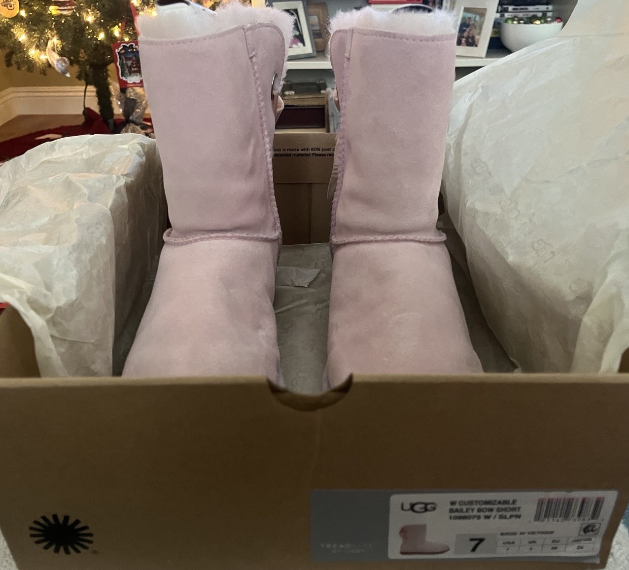 UGG CUSTOMIZABLE BAILEY BOW SEASHELL PINK SHORT S… - image 4