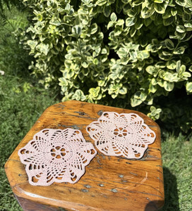 Crochet Doilies Vase Mats scalloped edge Floral Handmade Pink 4 1/2"