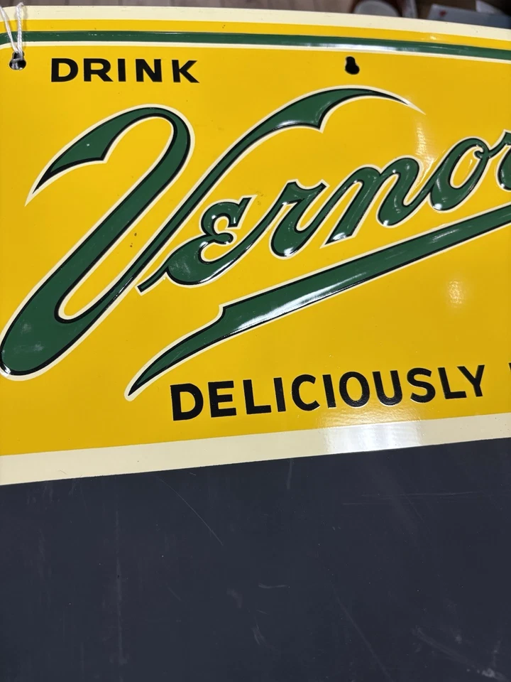 Letrero de menú de pizarra metálica de restaurante Vernors Ginger Ale vintage Foto 3 de 4