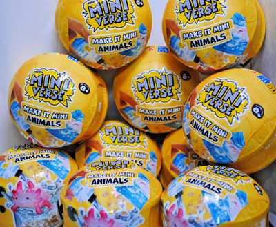 LOT of 10 New MGA's Mini Verse Make It Mini Animals Series 1 Sealed Blind Ball