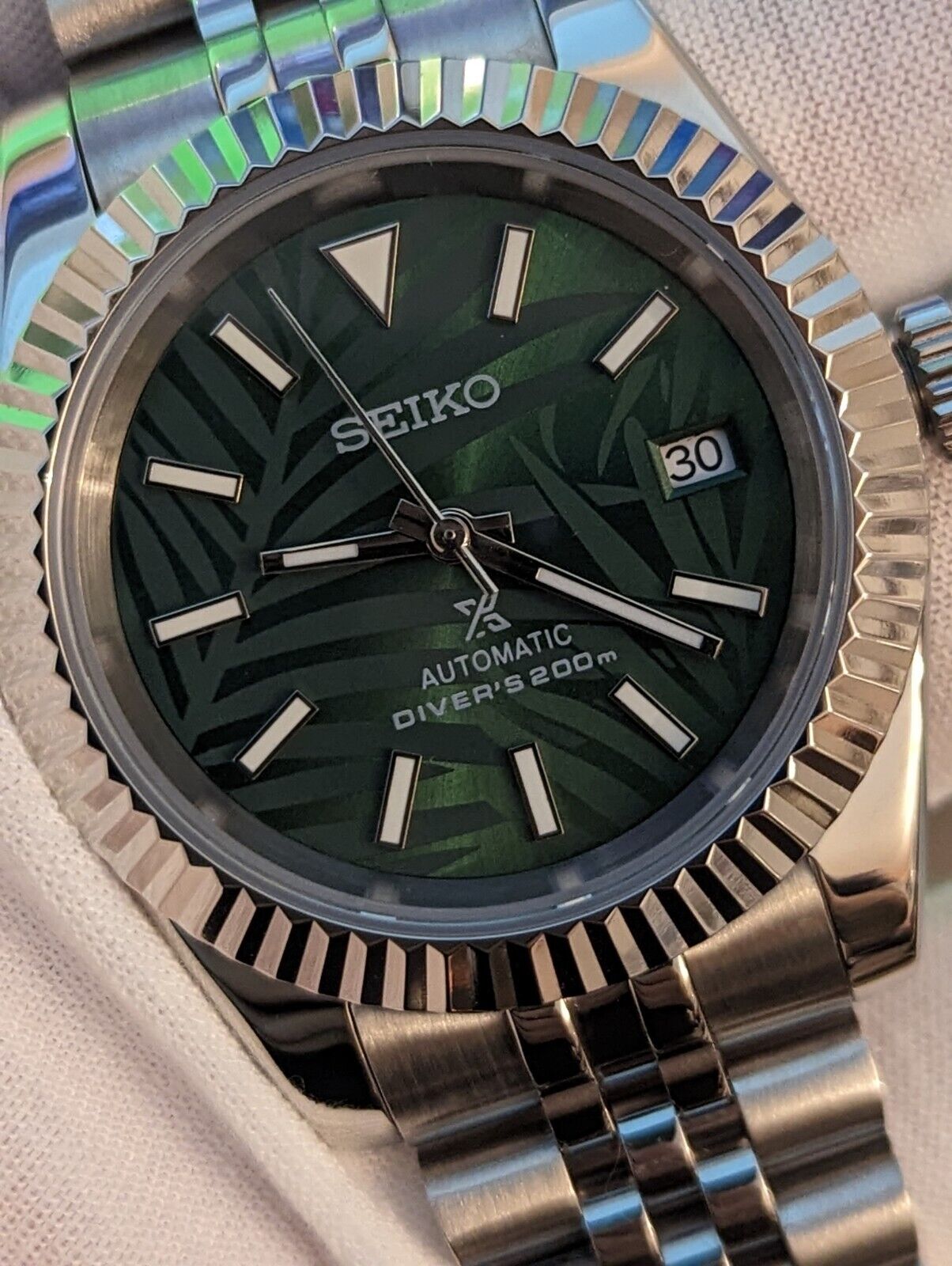 Seiko Mod Nh35 Automatic Green Palm 40mm Jubilee Date Watch