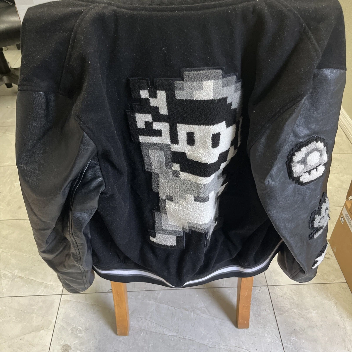Nintendo Super Mario World Black Jacket H M Size Medium RARE SUPER