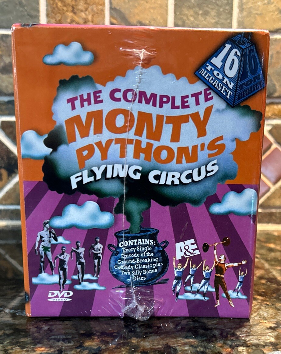 新品未開封　輸入DVD Monty Python 16 Ton Mega Set The 16 Ton Monty Python Megaset DVD 2005 16 Disc Set Rare