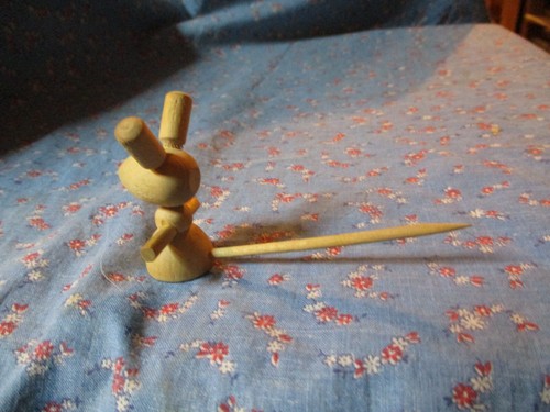 Vintage Wood Made Sweden Mouse Pick Hors D'oeuvres Cocktail Cute - Picture 2 of 5