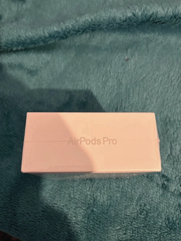 Apple AirPods Pro (2nd generation), photo 3 of 5