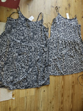 2 NEUE KLEIDER GR 24 TU SCHWARZ-WEISS MUSTER VERSTELLBARE TRÄGER 96% BAUMWOLLE