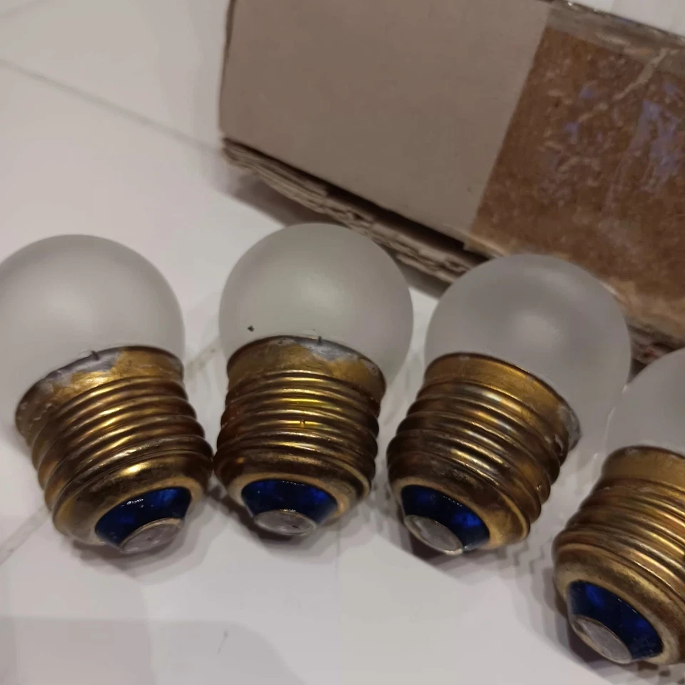 1 SAFETY NIGHT LIGHT BULB 7.5 WATT S11 Ultra Guard US standard medium E26 Coated - Image 3 of 4