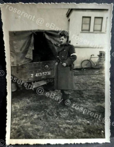 WW2 Iceland - a British Officer with a 49th Division Truck - photo 10 by 8cm