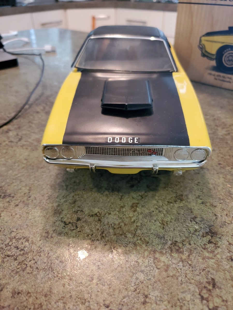Beam DECANTER ダッヂ　チャレンジャー　モパー　マッスルカー　アメ車 RARE Vintage 1992 Yellow 1970 Dodge Challenger Jim Beam