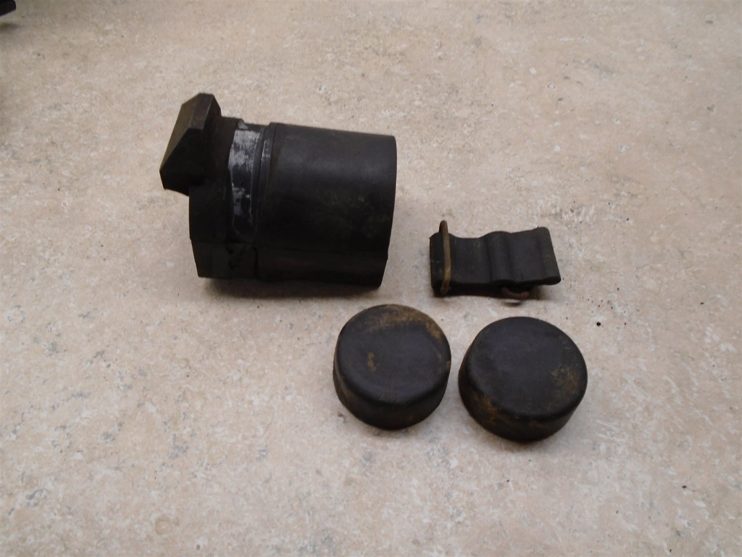 Yamaha 200 YTM TRI-MOTO YTM200 Used Gas Fuel Tank Mount Hardware 1985 YB130
