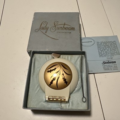 VINTAGE IN BOX -LADY SUNBEAM SHAVEMASTER MOD.LS1-WHITE/GOLD +CLEANING BRUSH