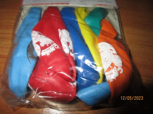 4pc Masha & the Bear Multi-color Birthday Party Supplies Lot 2009 NEW - Picture 6 of 6